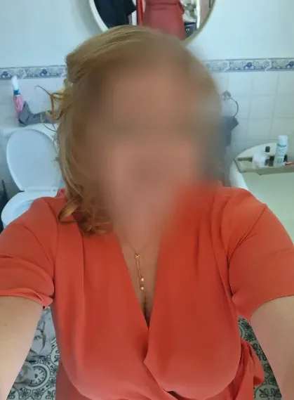 Amina, 38