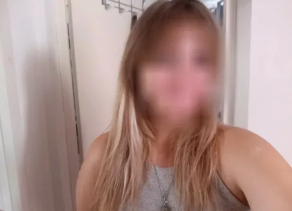 Celine, 20
