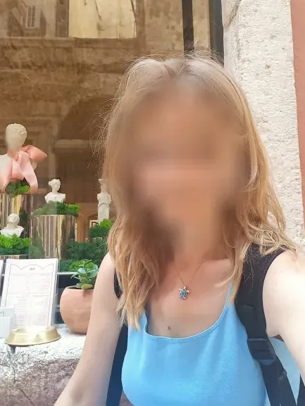 Clara, 39
