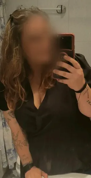 Daniela, 35
