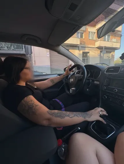 Esra, 28