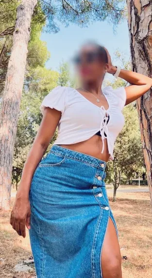 Helena, 37