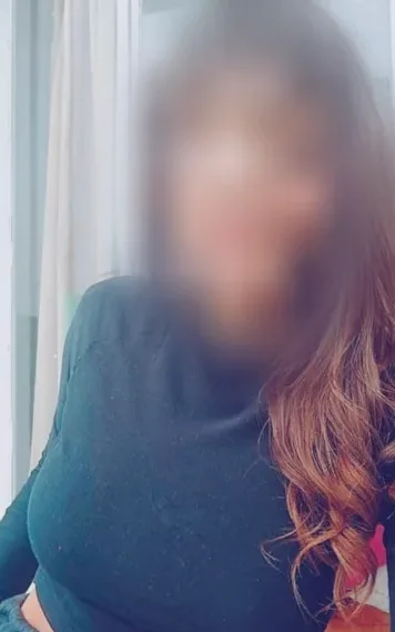 Lena, 33