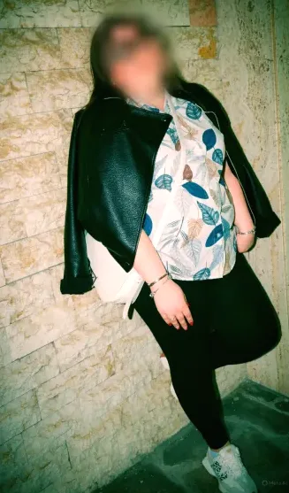 Leonie, 29