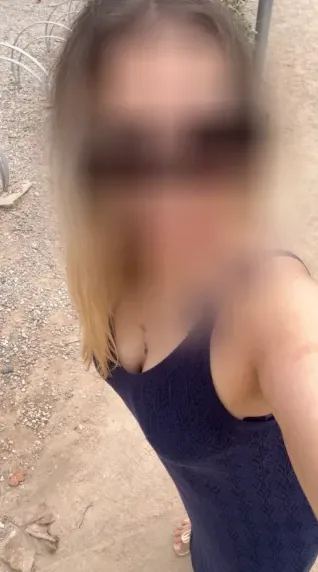 Lilly, 40