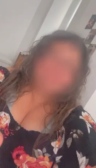 Nadine, 33