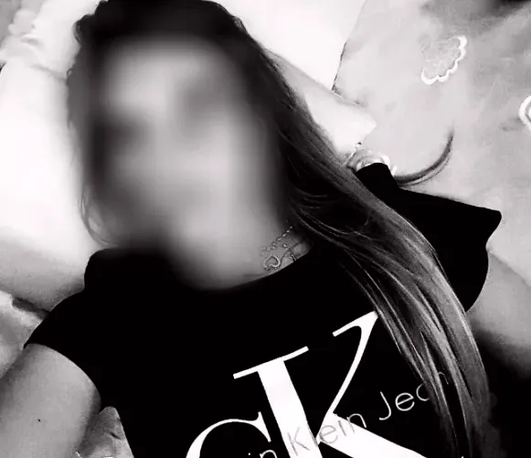 Nele, 25