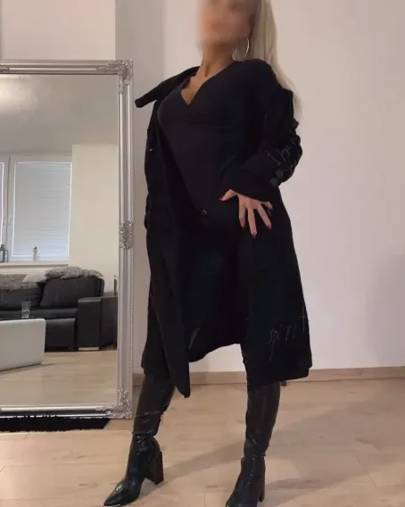 Nikolina, 24