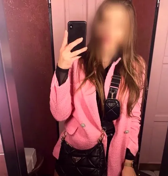 Paula, 33