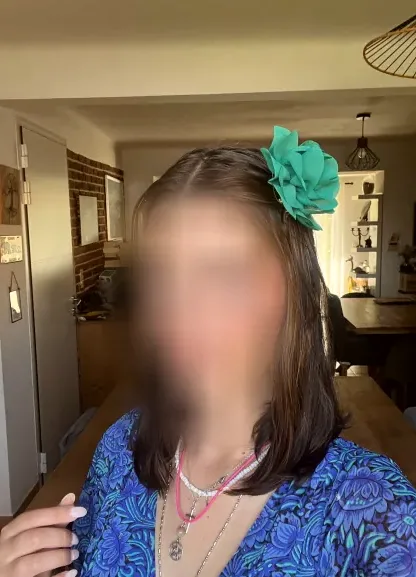 Vanessa, 23